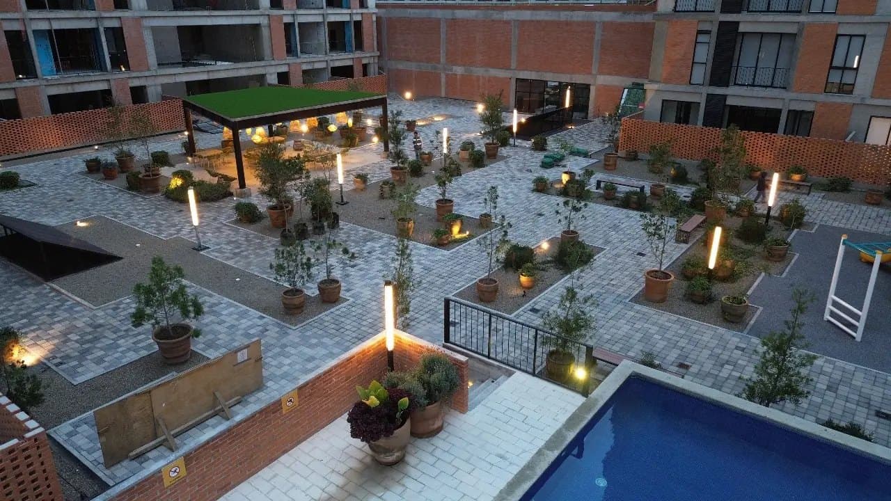 Patio y alberca